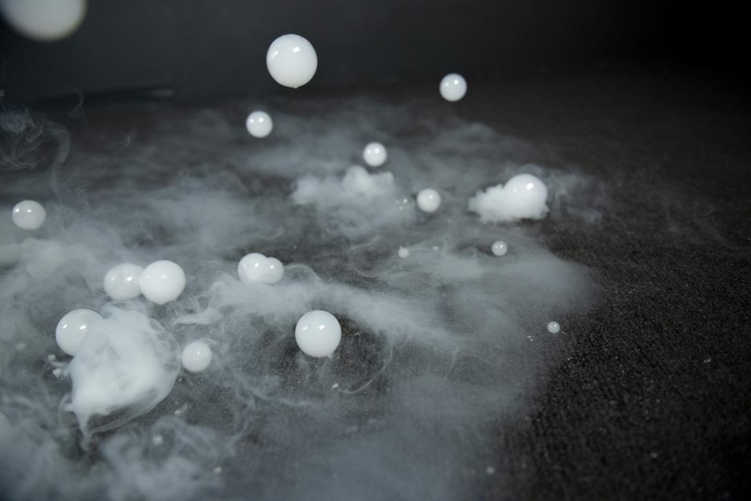 Machine a Bulles / bulles de fumée Effet 3-en-1 – Image 1